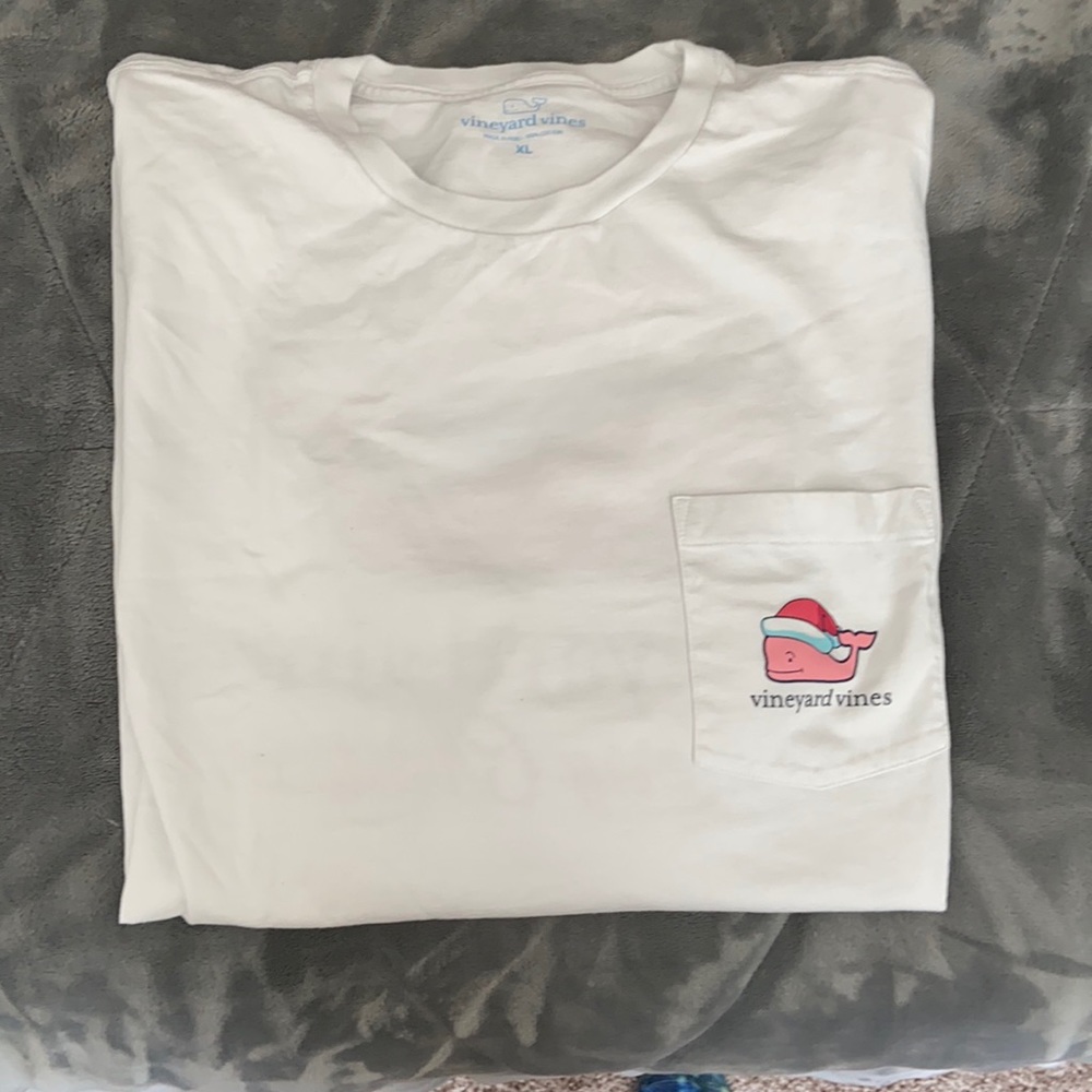 Long sleeve Vinyard vines limited edition Christmas. Never worn.